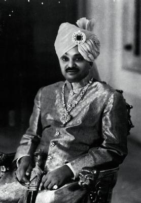 Źródło zdjęcia: http://www.uwazamrze.pl/artykul/981499/mala-polska-w-indiach