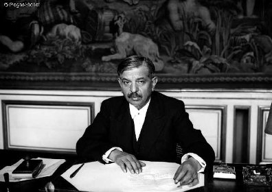 Źródło zdjęcia: http://www.constantinereport.com/uk-nazi-collaborators-shock-doc-bio-of-vichy-frances-pierre-laval/